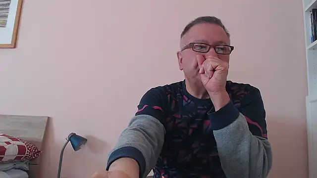 Snapshot of YOU6me chatting on 10/10/25, 08:48 YOU6me online show from 10/10/25, 08:48