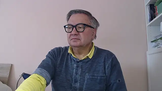 Snapshot of YOU6me chatting on 01/12/26, 08:43 YOU6me online show from 01/12/26, 08:43