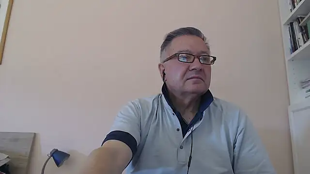 Snapshot of YOU6me chatting on 09/25/25, 07:58 YOU6me online show from 09/25/25, 07:58