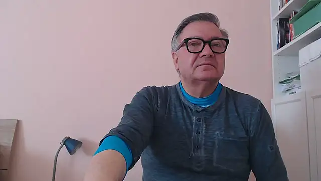 Snapshot of YOU6me chatting on 01/08/26, 09:37 YOU6me online show from 01/08/26, 09:37