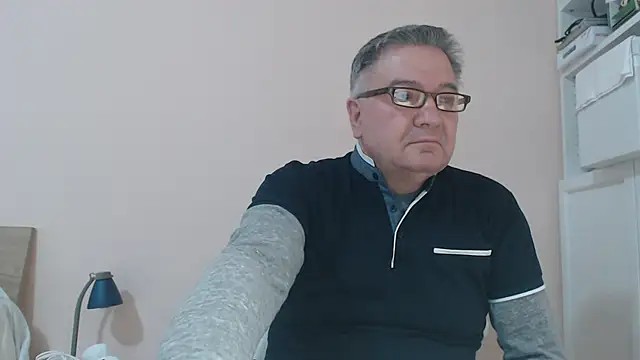 Snapshot of YOU6me chatting on 02/20/25, 10:37 YOU6me online show from 02/20/25, 10:37