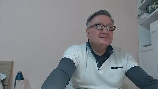 Snapshot of YOU6me chatting on 03/01/25, 06:54 YOU6me online show from 03/01/25, 06:54
