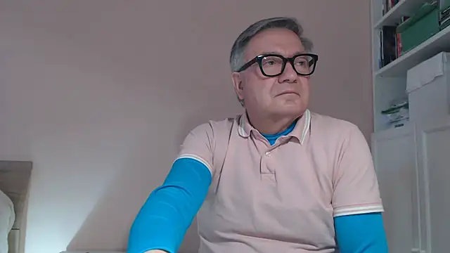 Snapshot of YOU6me chatting on 01/17/26, 02:09 YOU6me online show from 01/17/26, 02:09