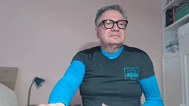 Snapshot of YOU6me chatting on 03/01/26, 08:58 YOU6me online show from 03/01/26, 08:58