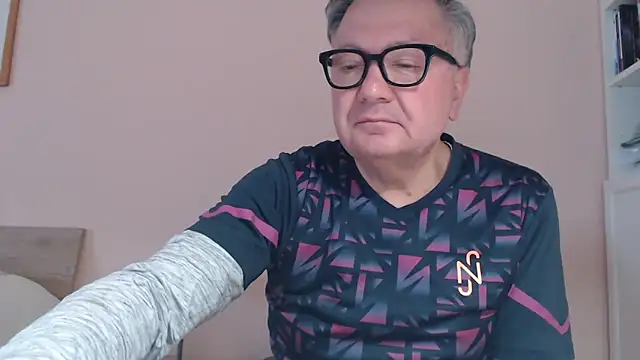 Snapshot of YOU6me chatting on 02/11/26, 08:25 YOU6me online show from 02/11/26, 08:25