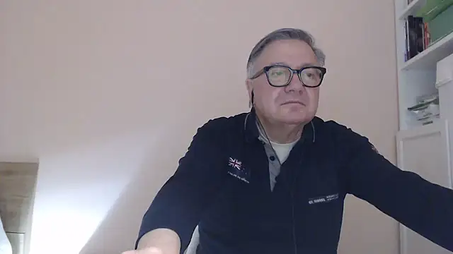 Snapshot of YOU6me chatting on 01/15/26, 06:22 YOU6me online show from 01/15/26, 06:22