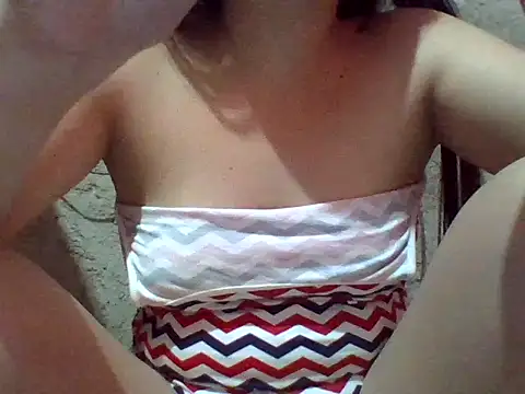 Beatrice143 online show from 12/17/25, 12:37