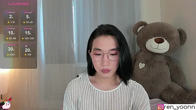 Snapshot of Ren_yoon chatting on 05/08/26, 04:16 Ren yoon online show from 05/08/26, 04:16