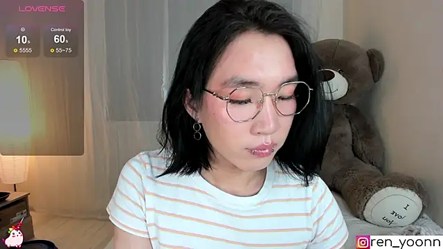 Snapshot of Ren_yoon chatting on 05/16/26, 04:44 Ren yoon online show from 05/16/26, 04:44