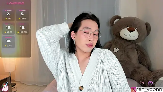Snapshot of Ren_yoon chatting on 06/04/26, 11:15 Ren yoon online show from 06/04/26, 11:15