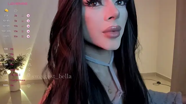 Snapshot of sweetest_bella chatting on 10/08/25, 08:31 sweetest bella online show from 10/08/25, 08:31