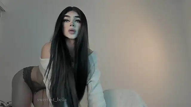 Snapshot of sweetest_bella chatting on 03/13/25, 01:10 sweetest bella online show from 03/13/25, 01:10