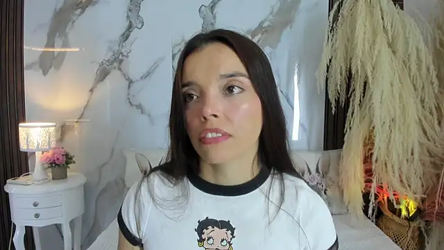 hannahill69 online show from 12/01/25, 05:41