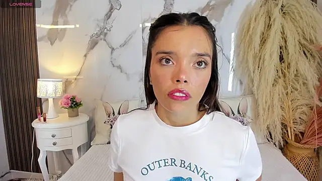 hannahill69 online show from 04/10/26, 04:52