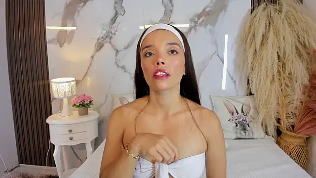 hannahill69 online show from 04/15/26, 05:13