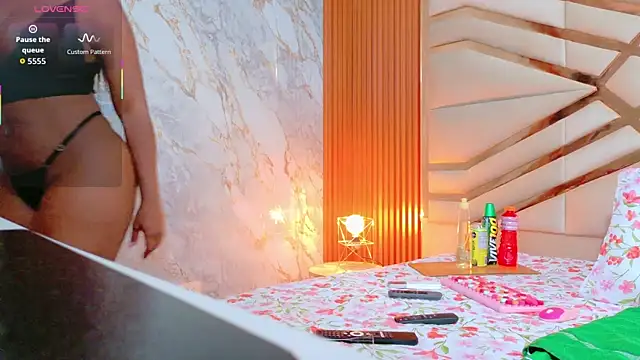 mommywebcam online show from 10/24/25, 02:21