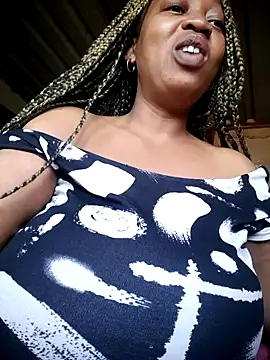 Snapshot of winterqueenx chatting on 06/26/26, 10:32 winterqueenx online show from 06/26/26, 10:32