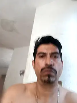 Felipenuevo1 online show from 11/18/25, 09:07