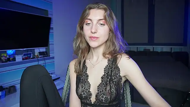 Snapshot of CassiaBlade1 chatting on 10/21/25, 03:00 CassiaBlade1 online show from 10/21/25, 03:00