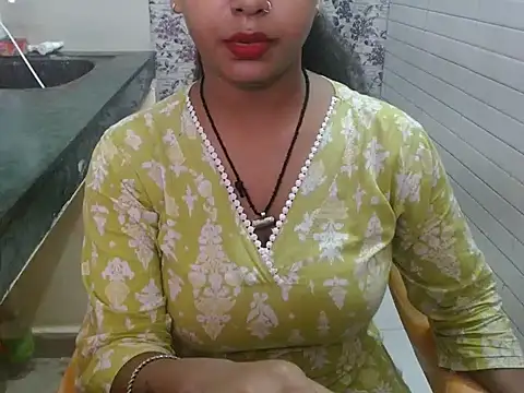 Snapshot of LovingPihu chatting on 09/13/25, 05:29 LovingPihu online show from 09/13/25, 05:29