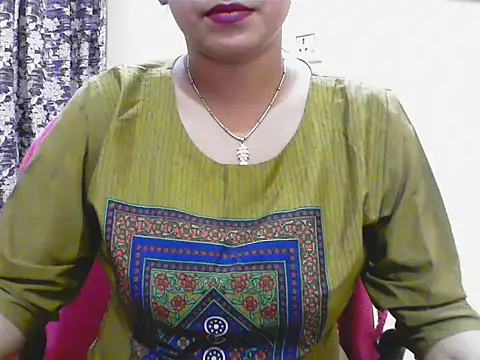 Snapshot of LovingPihu chatting on 05/05/26, 05:43 LovingPihu online show from 05/05/26, 05:43