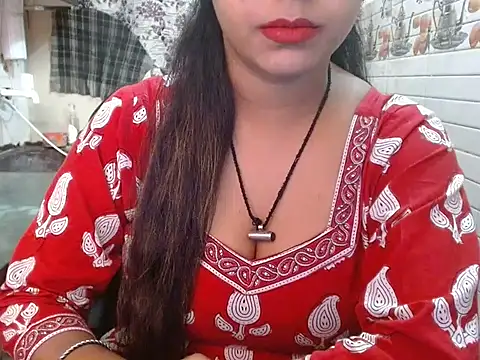 LovingPihu online show from 11/18/25, 06:17