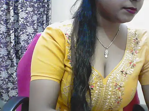 Snapshot of LovingPihu chatting on 05/07/26, 05:11 LovingPihu online show from 05/07/26, 05:11