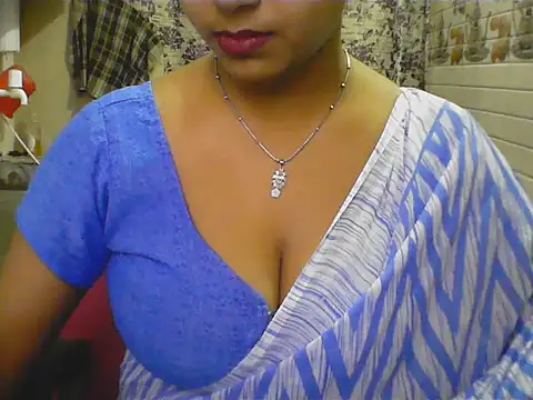 Snapshot of LovingPihu chatting on 05/27/26, 06:10 LovingPihu online show from 05/27/26, 06:10