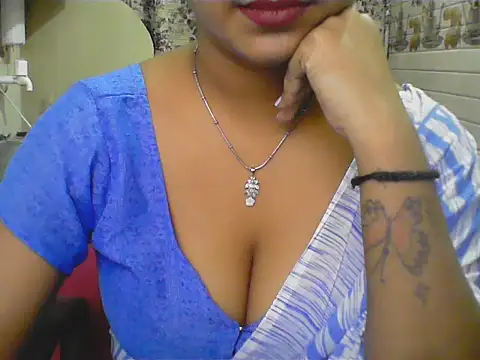 Snapshot of LovingPihu chatting on 06/11/26, 05:26 LovingPihu online show from 06/11/26, 05:26