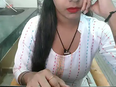 Snapshot of LovingPihu chatting on 10/11/25, 05:41 LovingPihu online show from 10/11/25, 05:41