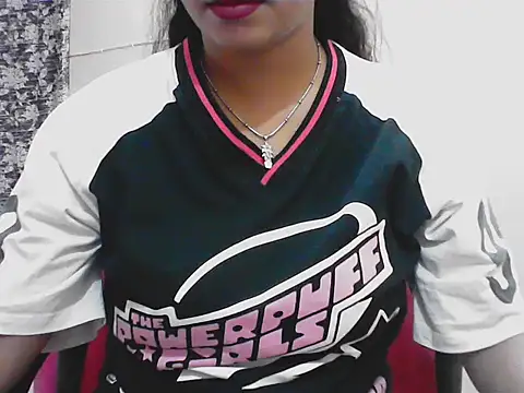 Snapshot of LovingPihu chatting on 05/01/26, 05:01 LovingPihu online show from 05/01/26, 05:01