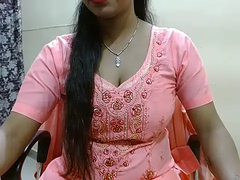 LovingPihu online show from 04/13/26, 05:44