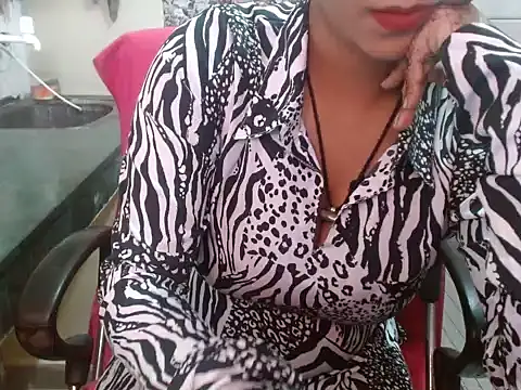 LovingPihu online show from 10/23/25, 05:39