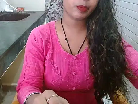 Snapshot of LovingPihu chatting on 09/28/25, 05:25 LovingPihu online show from 09/28/25, 05:25