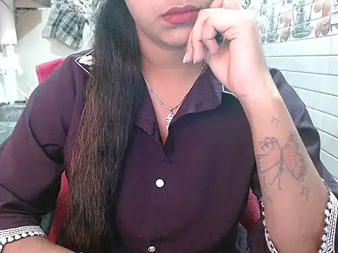 LovingPihu online show from 03/25/26, 06:02