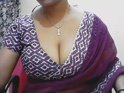 Snapshot of LovingPihu chatting on 05/10/26, 06:17 LovingPihu online show from 05/10/26, 06:17