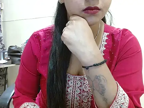 LovingPihu online show from 04/10/26, 05:25