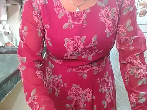 LovingPihu online show from 02/23/26, 05:41