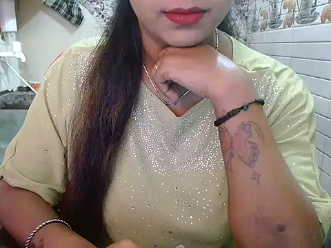 LovingPihu online show from 02/01/26, 06:00