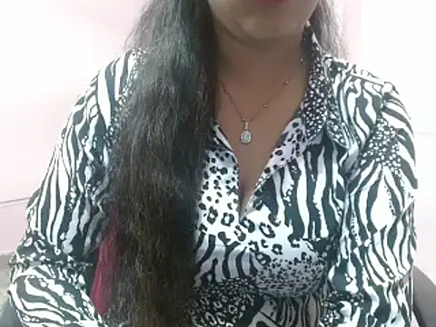 Snapshot of LovingPihu chatting on 03/17/25, 08:18 LovingPihu online show from 03/17/25, 08:18
