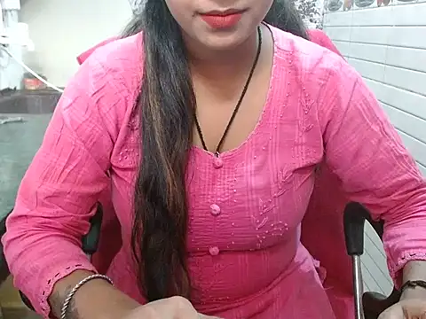 Snapshot of LovingPihu chatting on 10/19/25, 05:10 LovingPihu online show from 10/19/25, 05:10