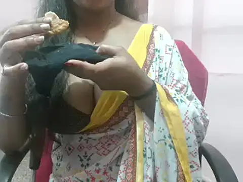Snapshot of LovingPihu chatting on 03/21/25, 08:50 LovingPihu online show from 03/21/25, 08:50