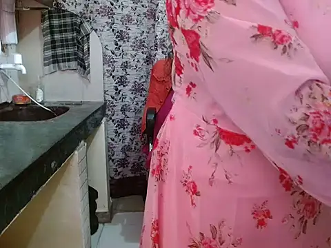 LovingPihu online show from 02/13/26, 05:29