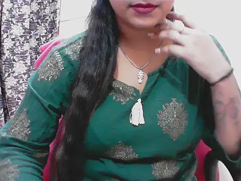 Snapshot of LovingPihu chatting on 05/24/26, 05:40 LovingPihu online show from 05/24/26, 05:40