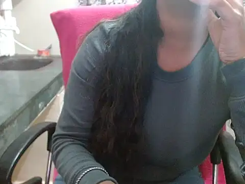Snapshot of LovingPihu chatting on 10/08/25, 05:31 LovingPihu online show from 10/08/25, 05:31