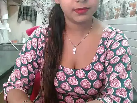 LovingPihu online show from 03/13/26, 05:56