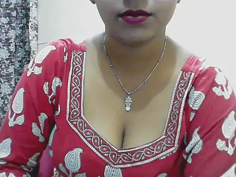 Snapshot of LovingPihu chatting on 05/03/26, 05:34 LovingPihu online show from 05/03/26, 05:34