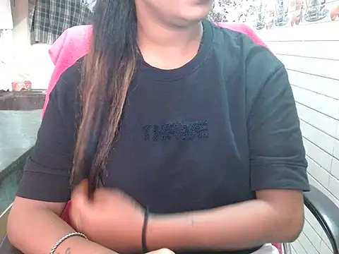 Snapshot of LovingPihu chatting on 10/09/25, 05:08 LovingPihu online show from 10/09/25, 05:08