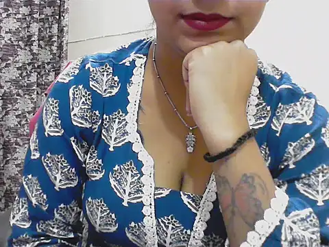 Snapshot of LovingPihu chatting on 05/08/26, 05:11 LovingPihu online show from 05/08/26, 05:11