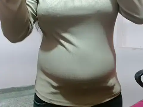 Snapshot of LovingPihu chatting on 03/06/25, 05:35 LovingPihu online show from 03/06/25, 05:35